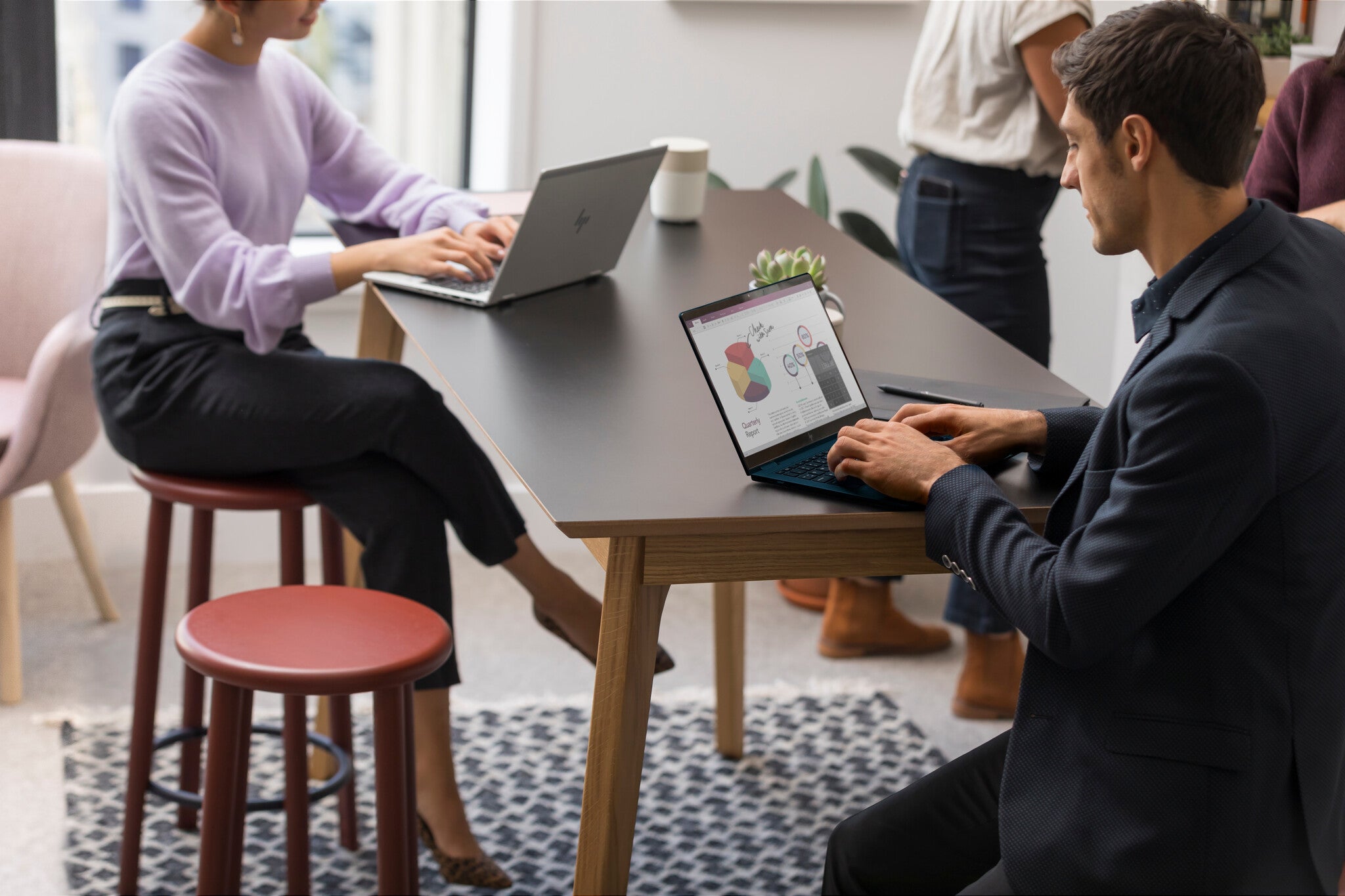 HP EliteBook 640 G10 Laptop - 35.6 cm (14") - Intel® Core™ i5-1335U - 16 GB DDR4-SDRAM - 512 GB SSD - Wi-Fi 6E - Windows 11 Pro - Silver