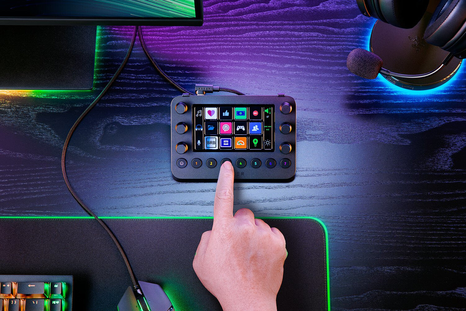Razer Stream All-In-One Controller in Black