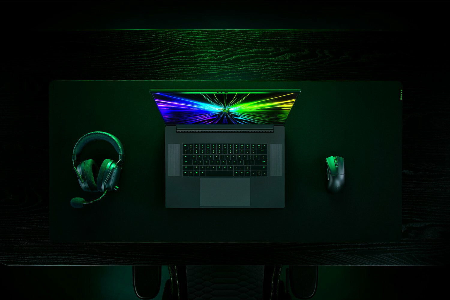 Razer Blade 18 Laptop - 45.7 cm (18") - Intel® Core™ i9-14900HX - 32 GB DDR5-SDRAM - 1 TB SSD - NVIDIA GeForce RTX 4080 - Wi-Fi 7 - Windows 11 Home - Black