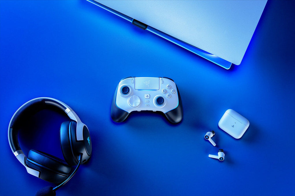 Razer Wolverine V2 Pro - Wired & Wireless Gamepad in White for PC / PS5