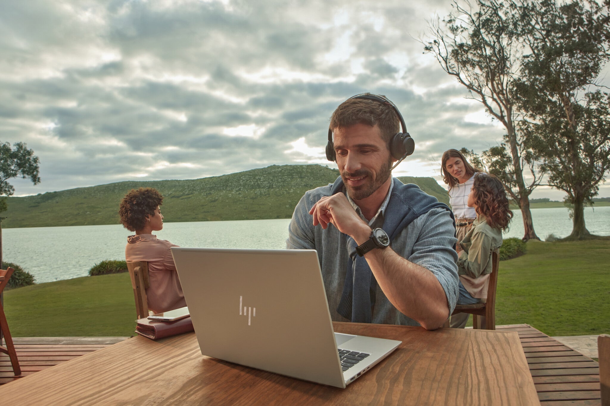 HP EliteBook 840 14 G10 Laptop - 35.6 cm (14") - Intel® Core™ i7-1355U - 32 GB DDR5-SDRAM - 1 TB SSD - Wi-Fi 6E - Windows 11 Pro - Silver